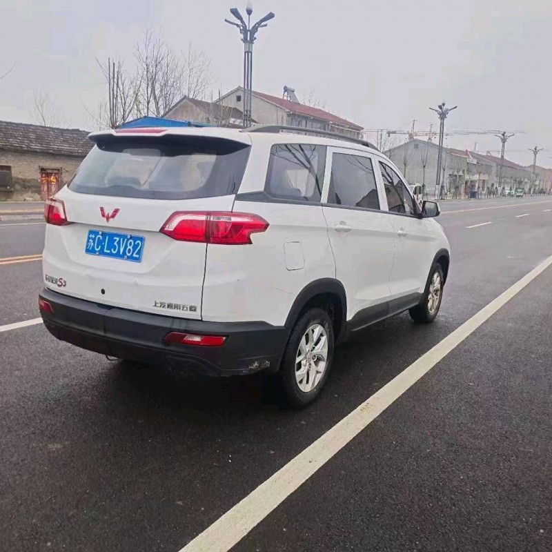 徐州18年五菱汽車宏光S37