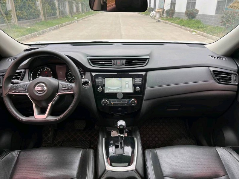 鹽城18年日產奇駿7