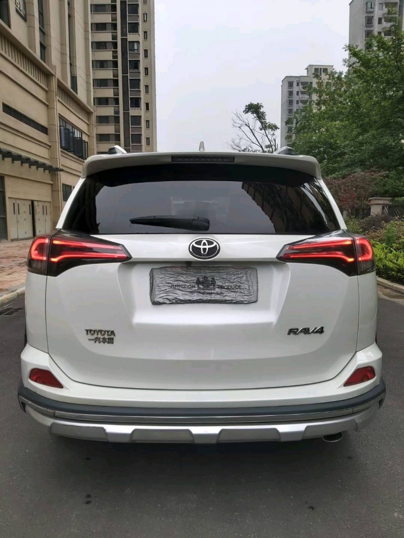 吉安19年豐田RAV4榮放6
