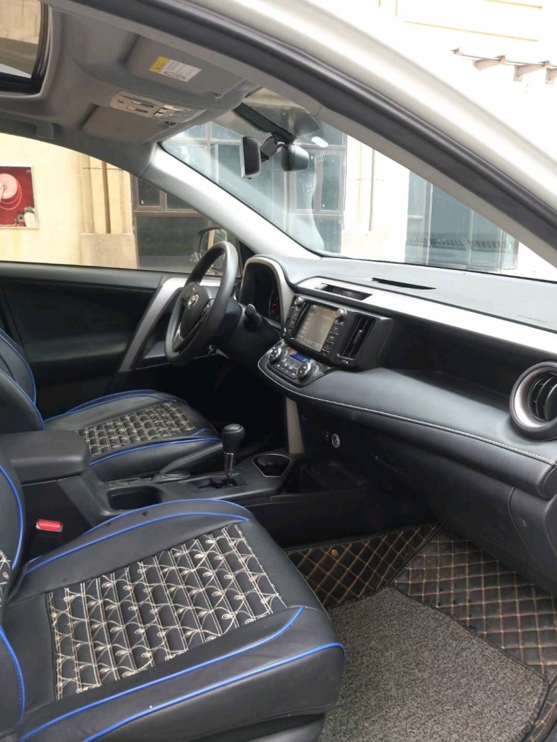 吉安19年豐田RAV4榮放8