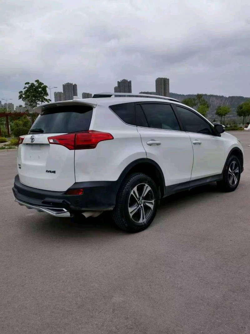 渭南16年豐田RAV4榮放2