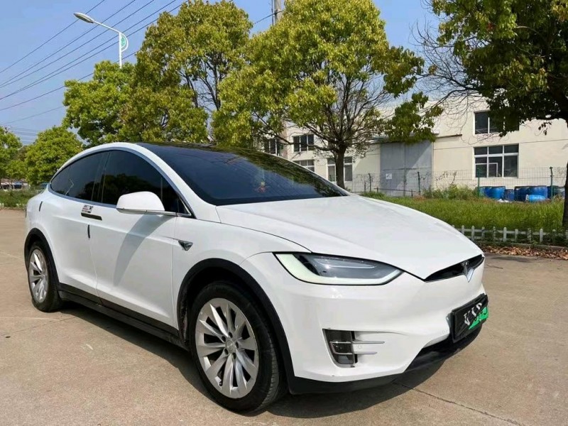 鹽城17年特斯拉MODEL X3