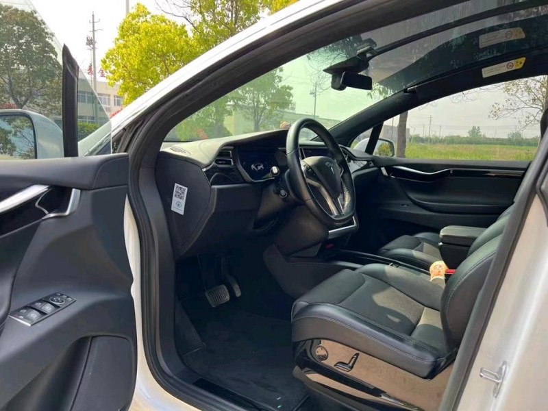 鹽城17年特斯拉MODEL X4