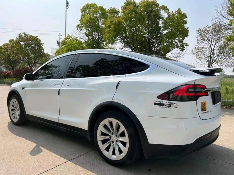 鹽城17年特斯拉MODEL X7