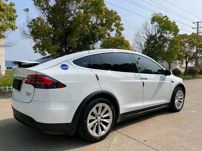 鹽城17年特斯拉MODEL X9