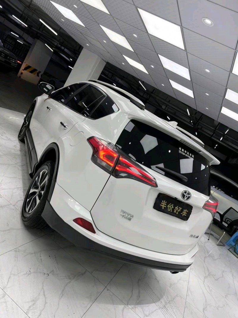 成都17年豐田RAV44