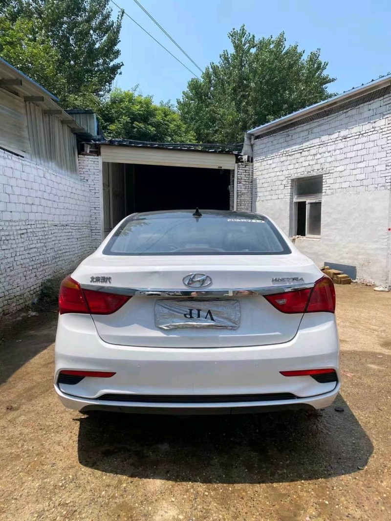 北京17年现代名图9