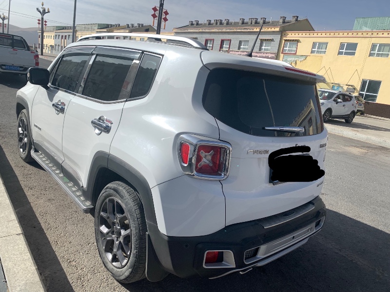 玉樹18年Jeep自由俠2