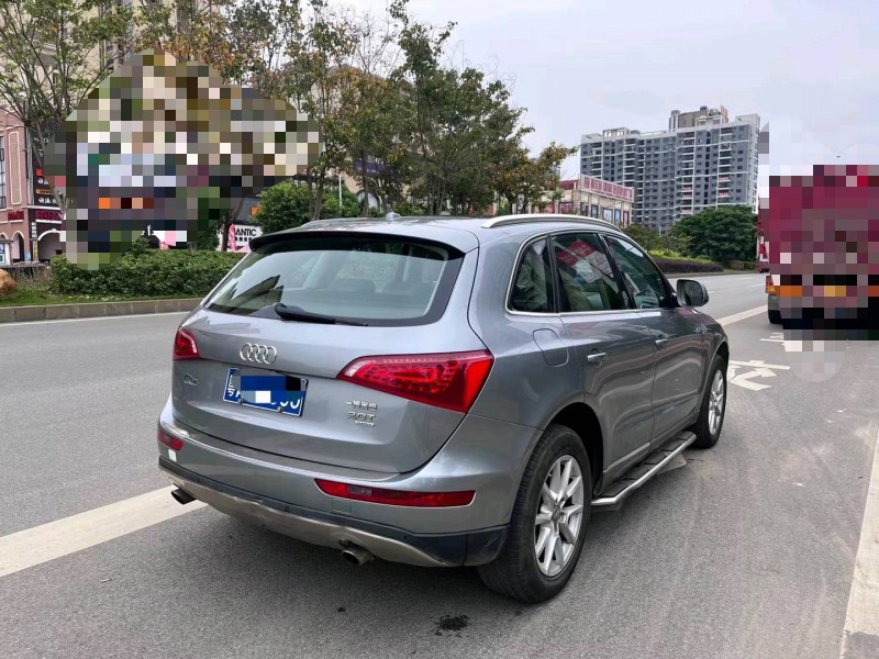 賀州11年奧迪Q58