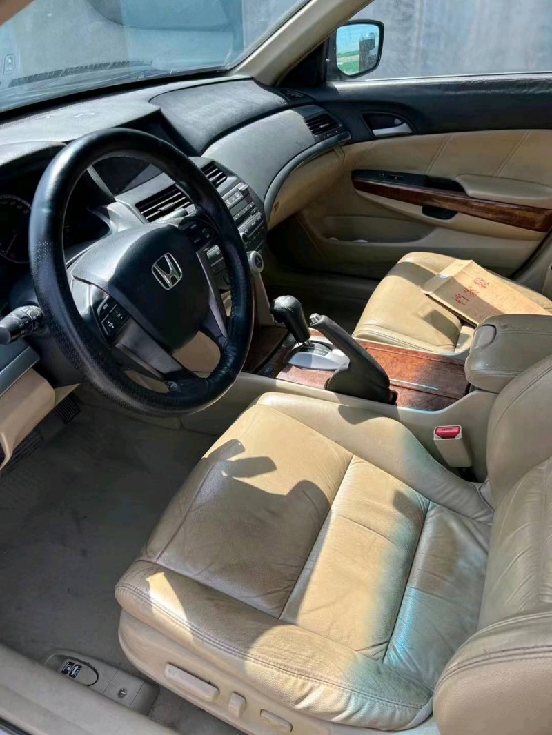 烟台12年本田雅阁9