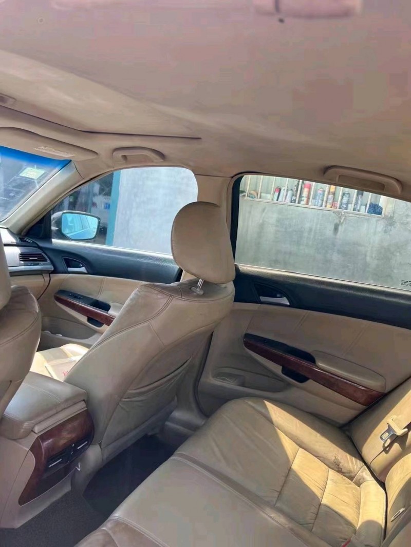 烟台12年本田雅阁8