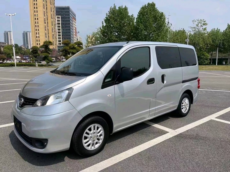 宜昌13年日產NV2002