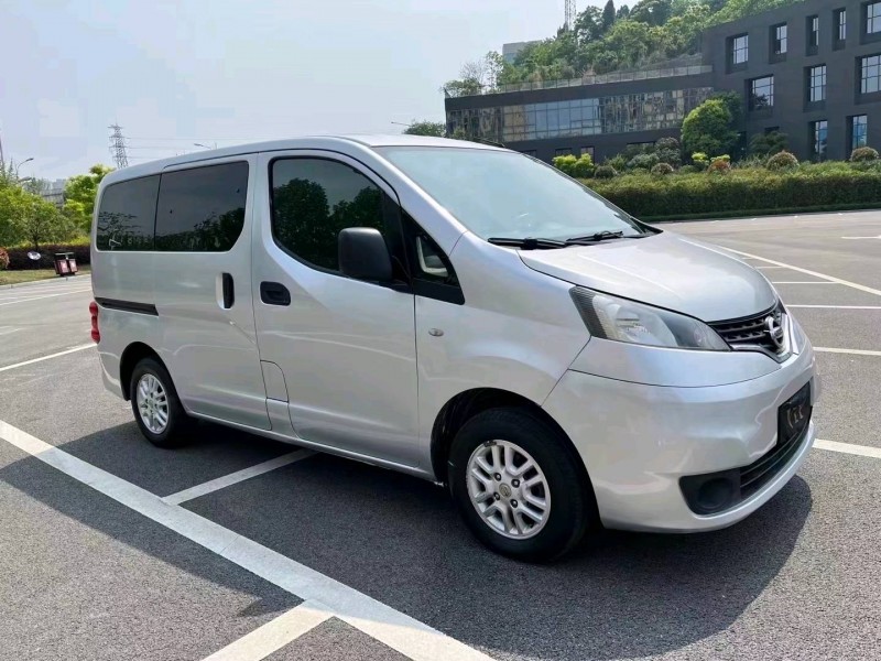 宜昌13年日產NV2003