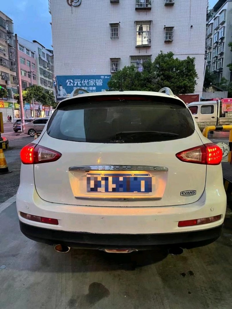 重慶13年英菲尼迪QX502