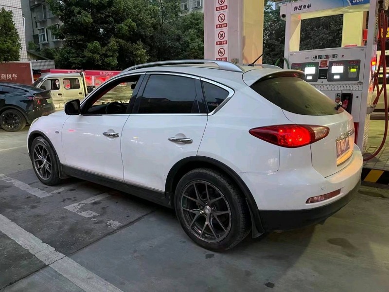 重慶13年英菲尼迪QX503
