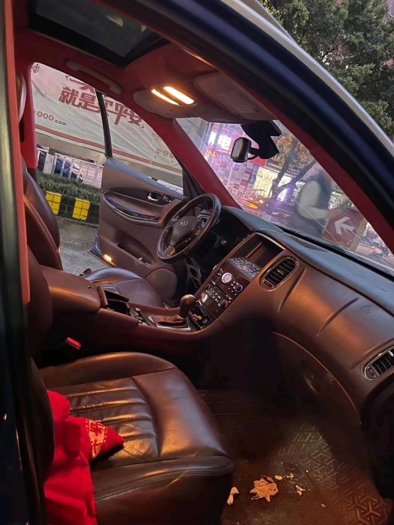 重慶13年英菲尼迪QX506