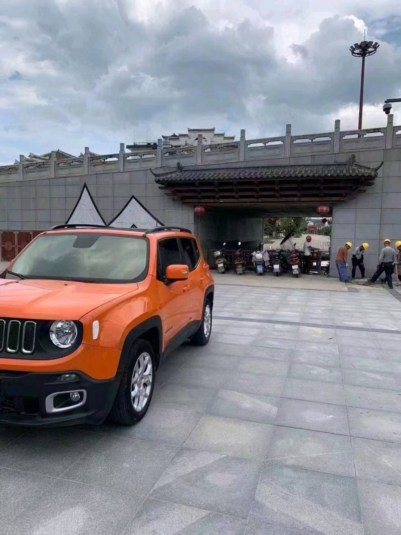 吉安18年Jeep自由俠2