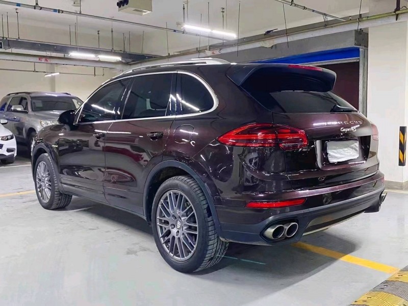 北京16年保时捷卡宴6