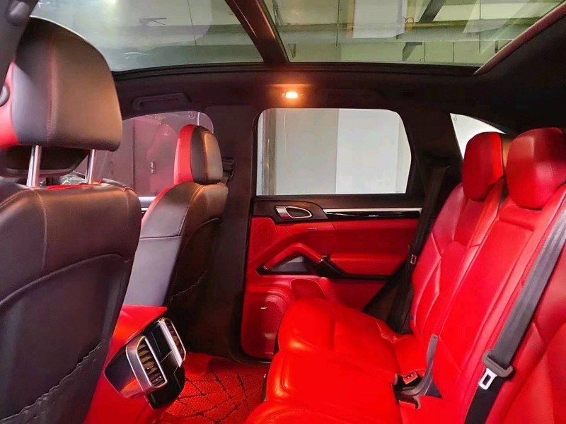 北京16年保时捷卡宴5