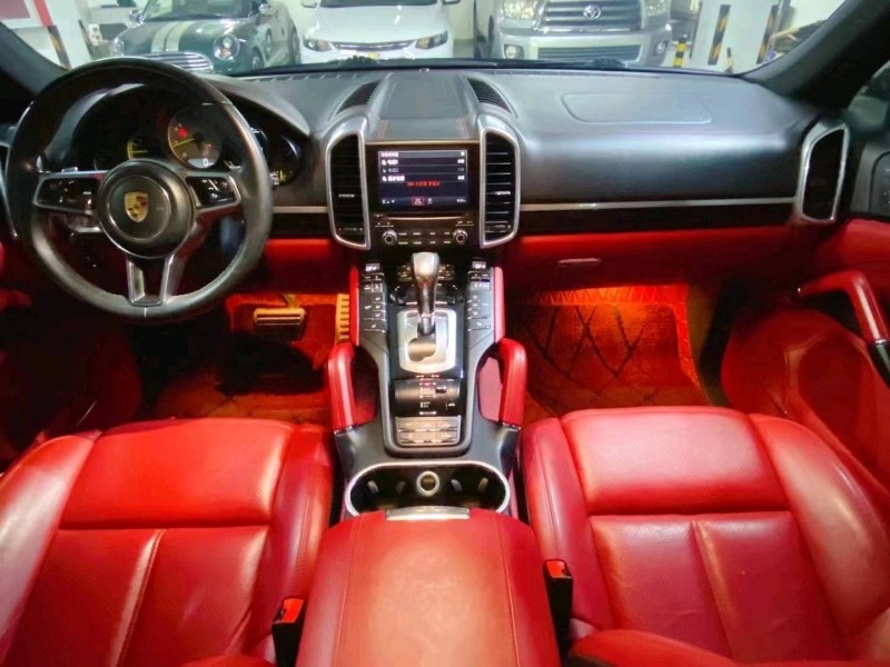 北京16年保时捷卡宴3