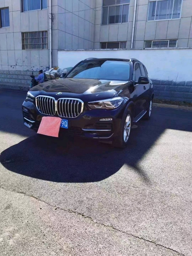 三明19年寶馬X58