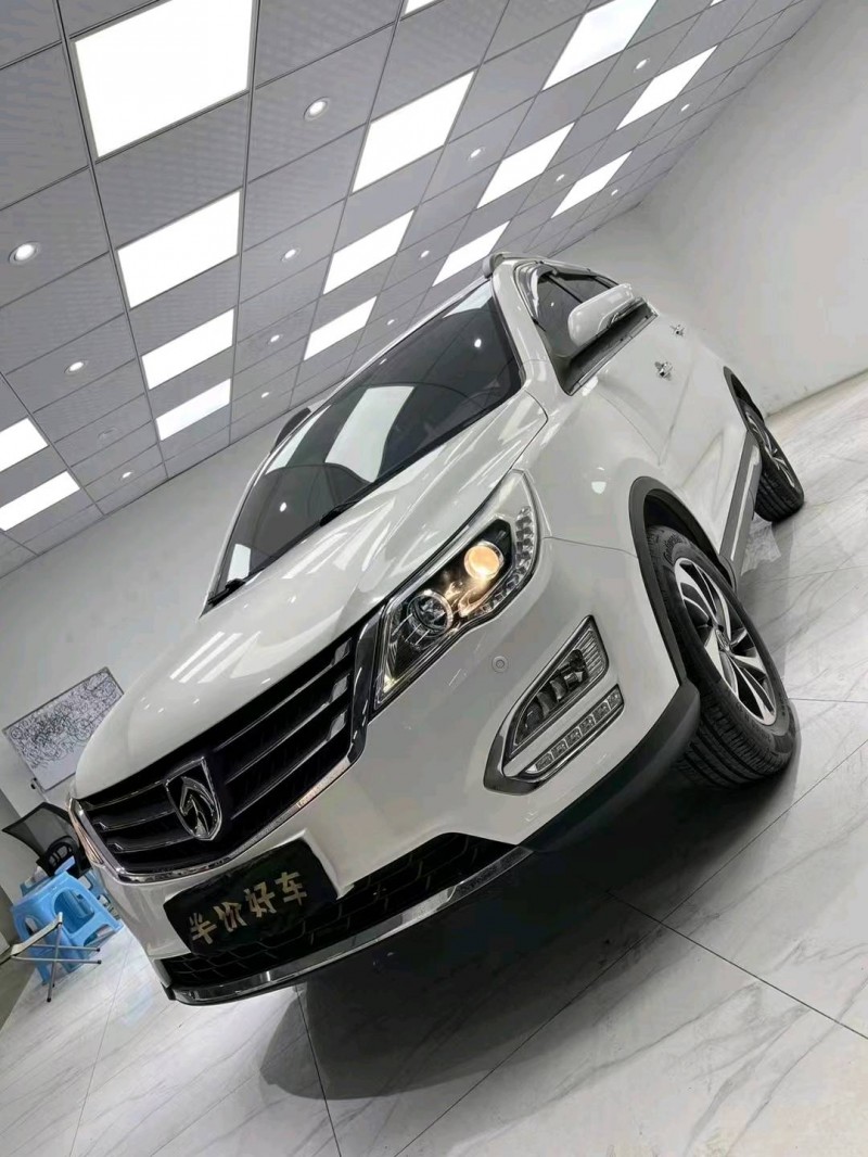 成都17年寶駿5602
