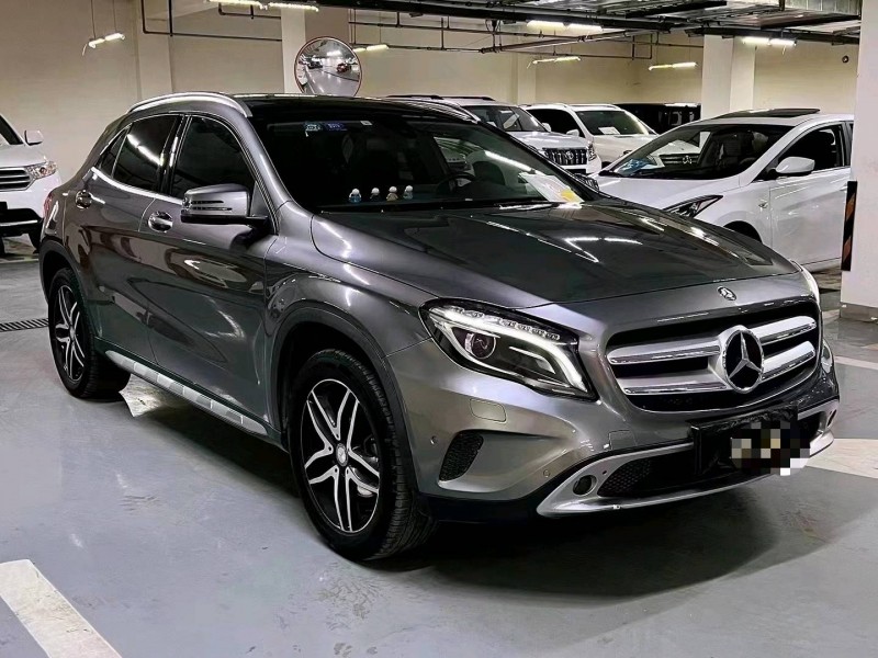 北京16年奔驰GLA3