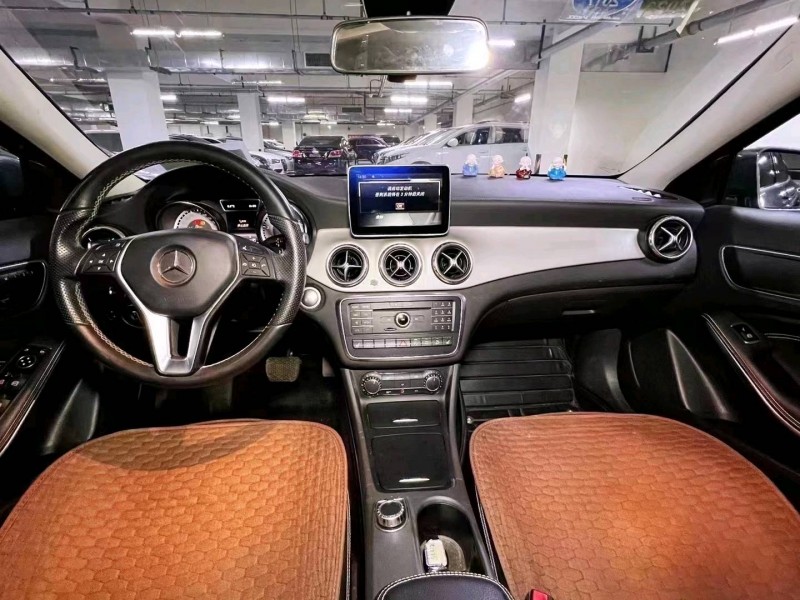 北京16年奔驰GLA8