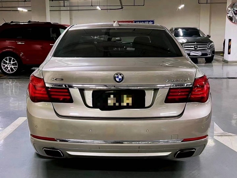 北京13年宝马7系9