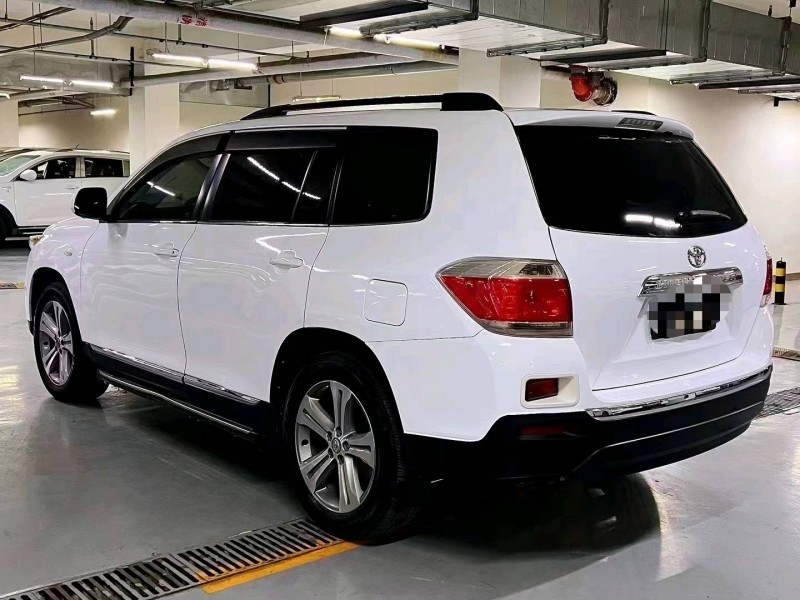 北京14年丰田汉兰达8