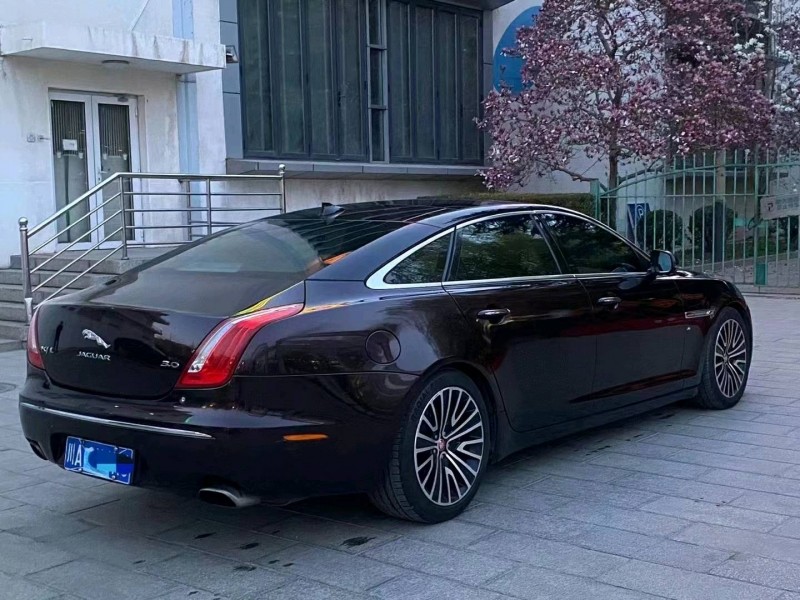 成都15年捷豹XJ6