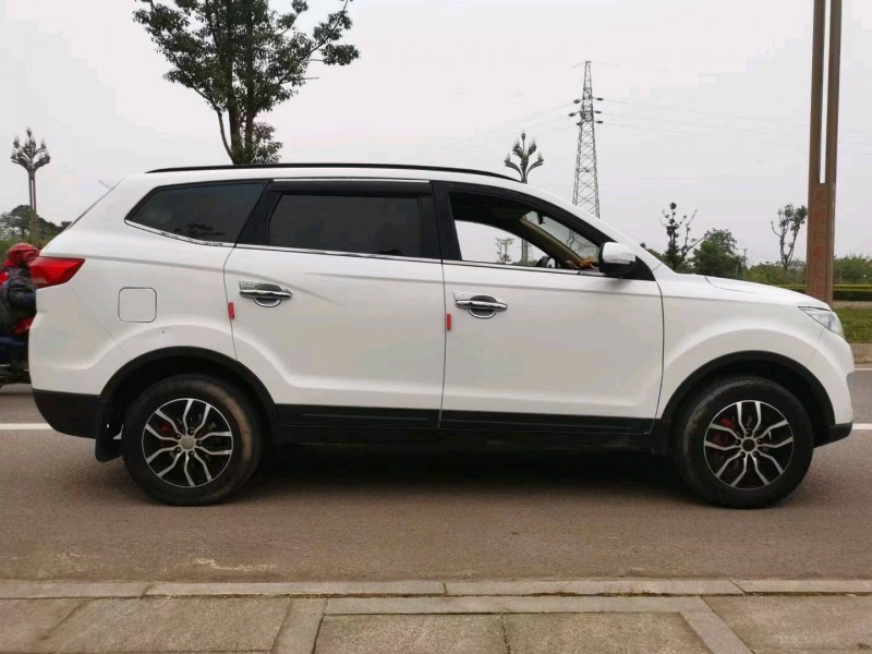 瀘州16年力帆汽車邁威7