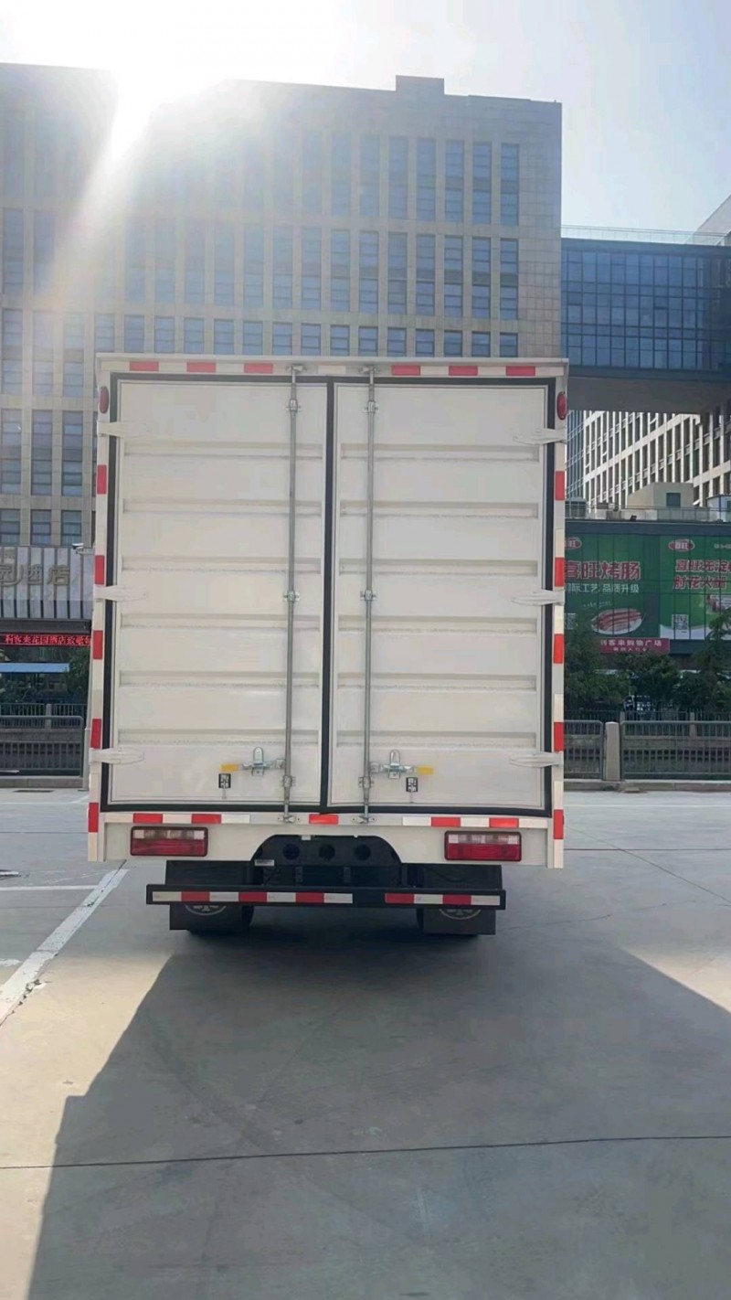 青島22年解放解放卡車4