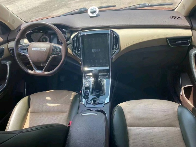 重慶20年獵豹汽車CS98