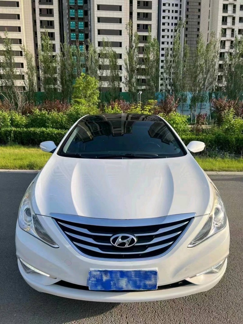 廊坊15年現代索納塔八1