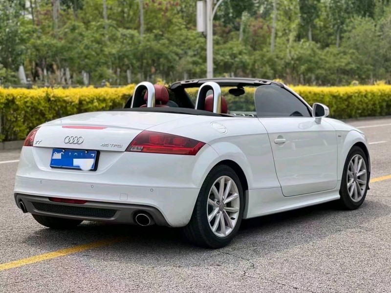 唐山15年奧迪TT7