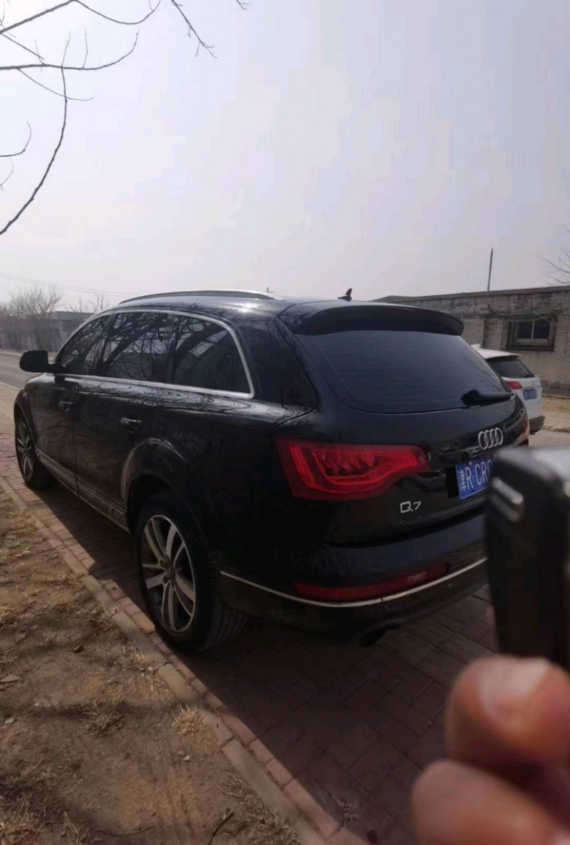 天津10年奧迪Q74