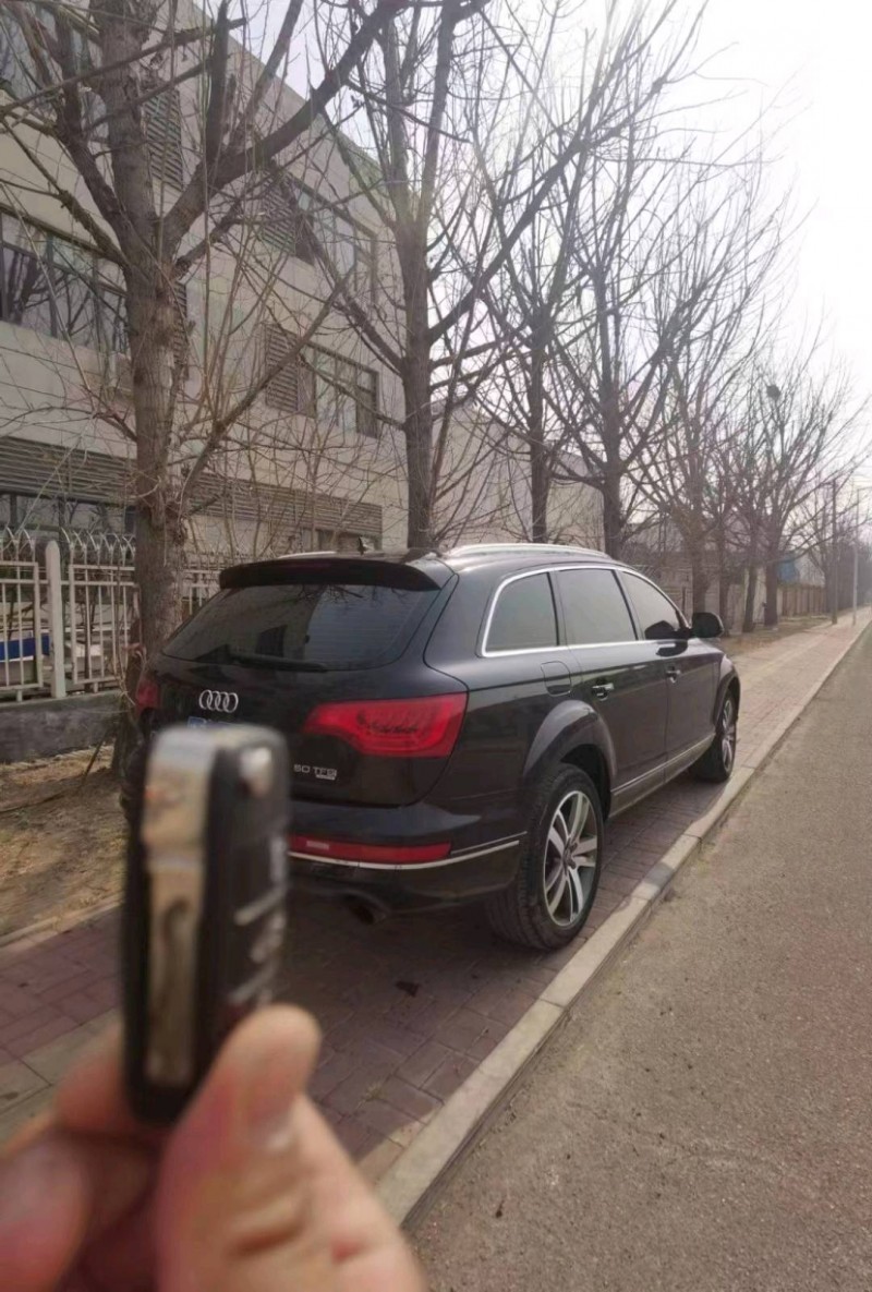 天津10年奧迪Q76