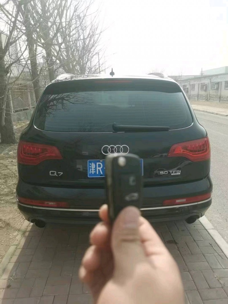 天津10年奧迪Q77