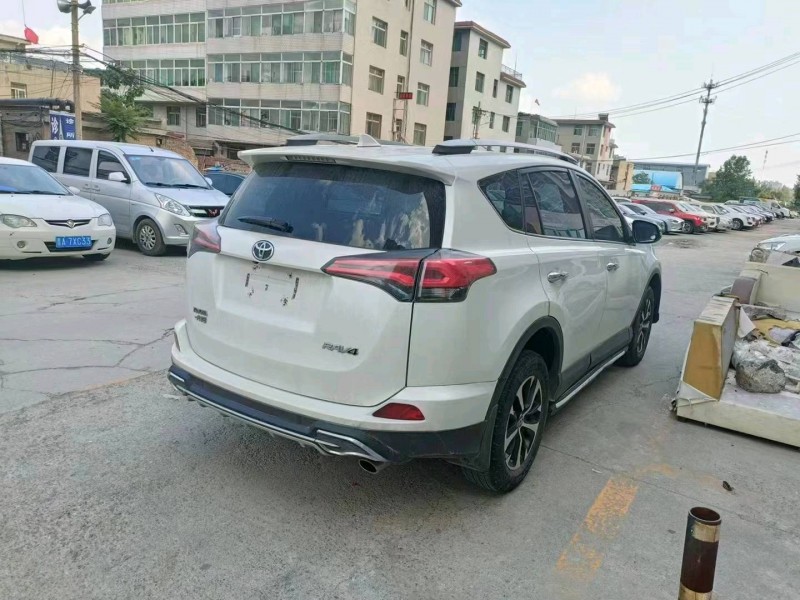 武漢18年豐田RAV46