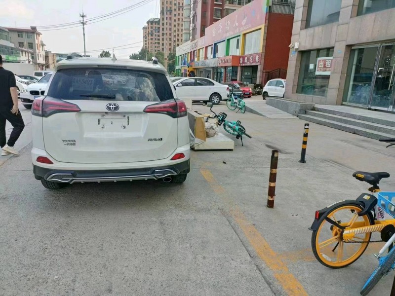 武漢18年豐田RAV47