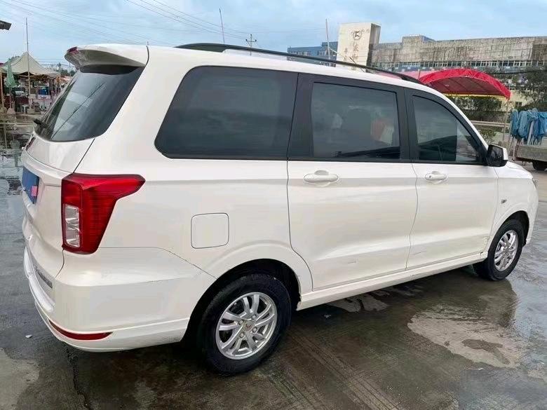 深圳21年五菱汽車宏光9