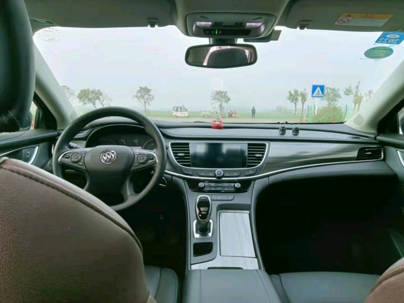 徐州20年别克君越4