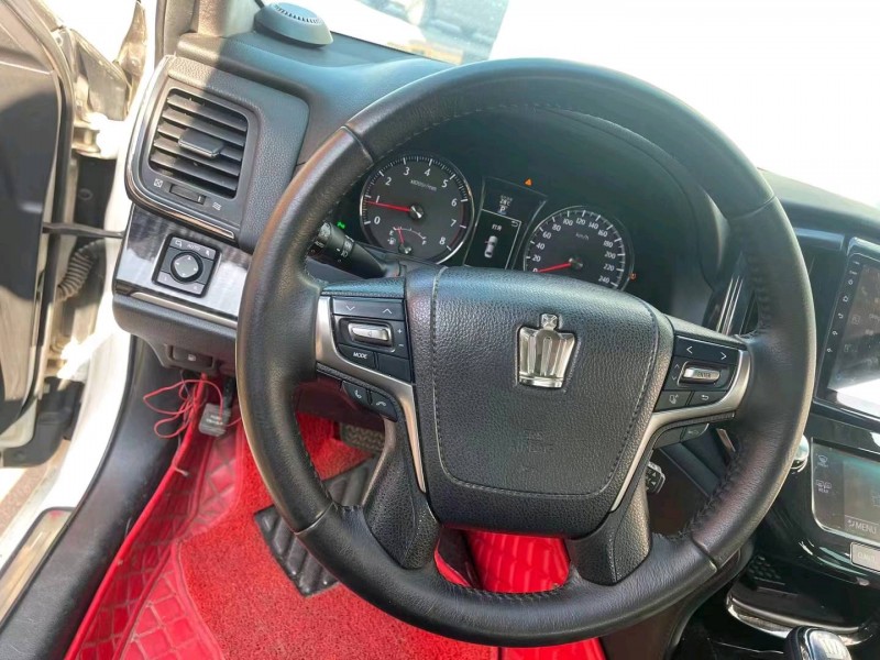 温州16年丰田皇冠4