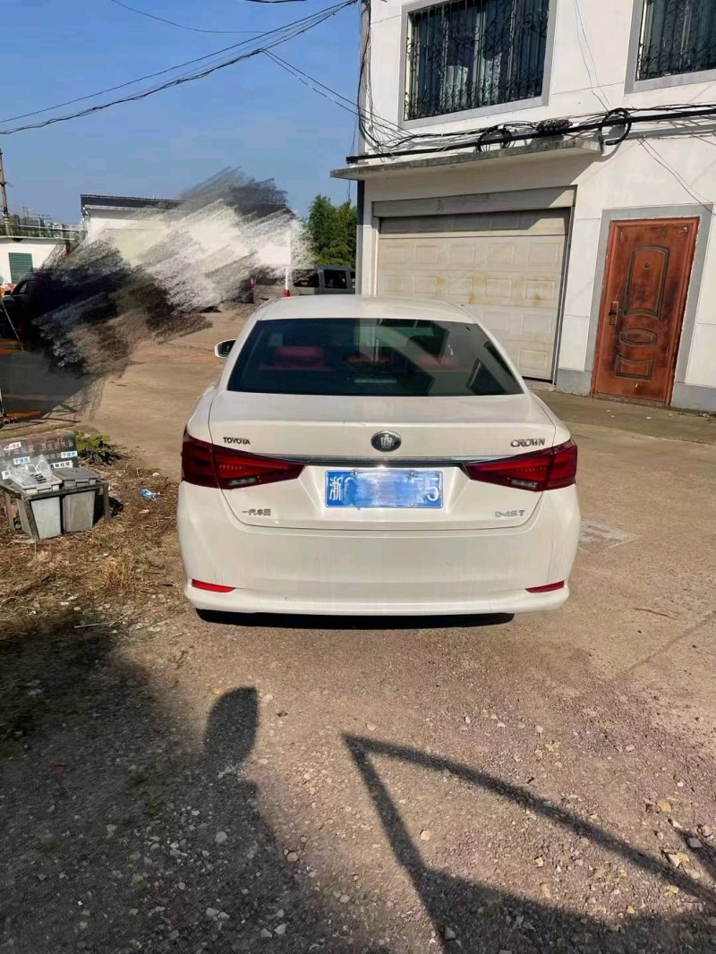 温州16年丰田皇冠6