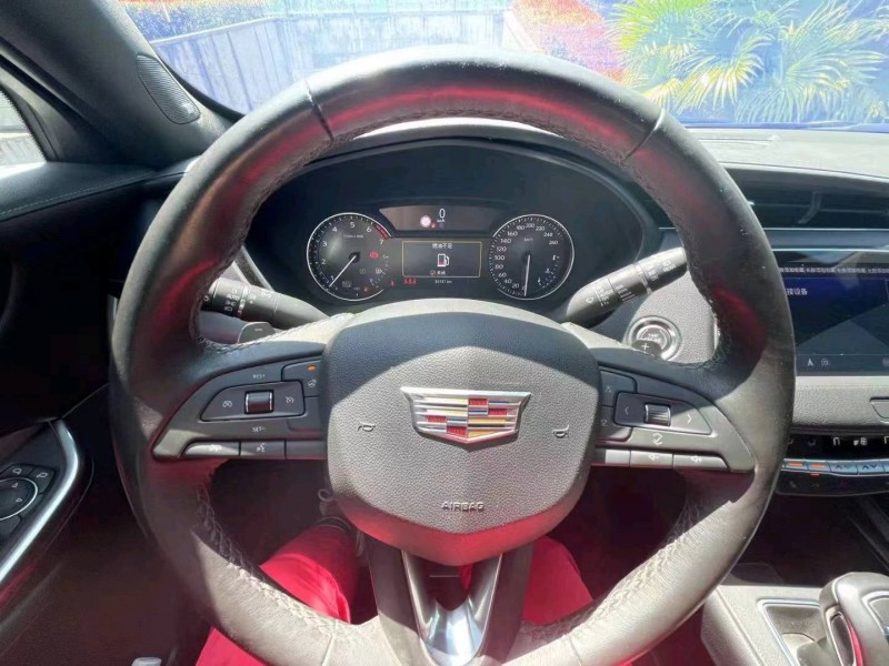 重慶19年凱迪拉克XT42