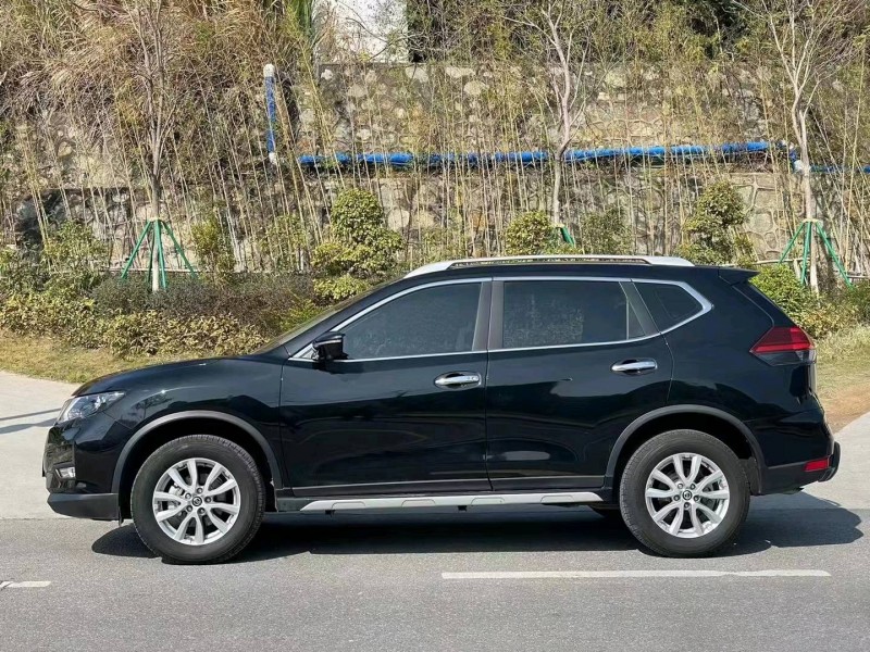廣州20年日產奇駿5