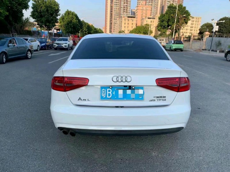 深圳13年奧迪A4L8