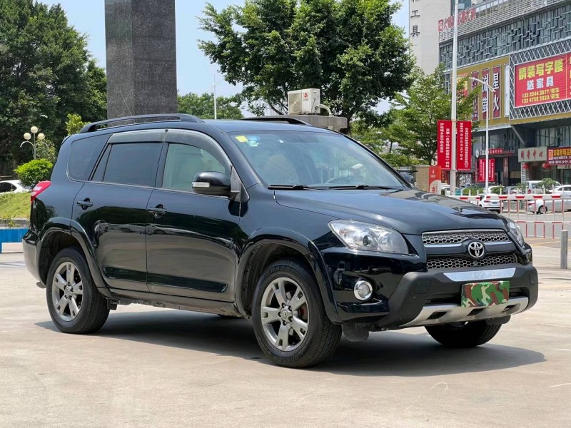 東莞13年豐田RAV42
