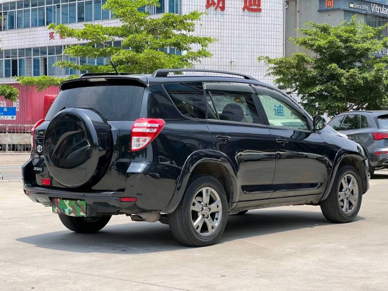 東莞13年豐田RAV47